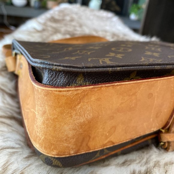 Louis Vuitton Crossbody Cartouchiere PM - Picture 8 of 16